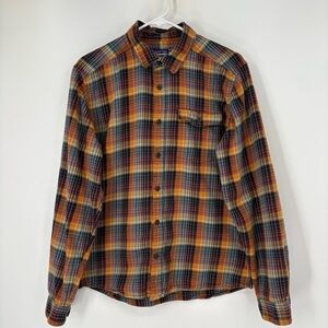Patagonia Organic Cotton Flannel Plaid Button-Up Shirt  Medium